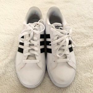 Adidas Sneakers